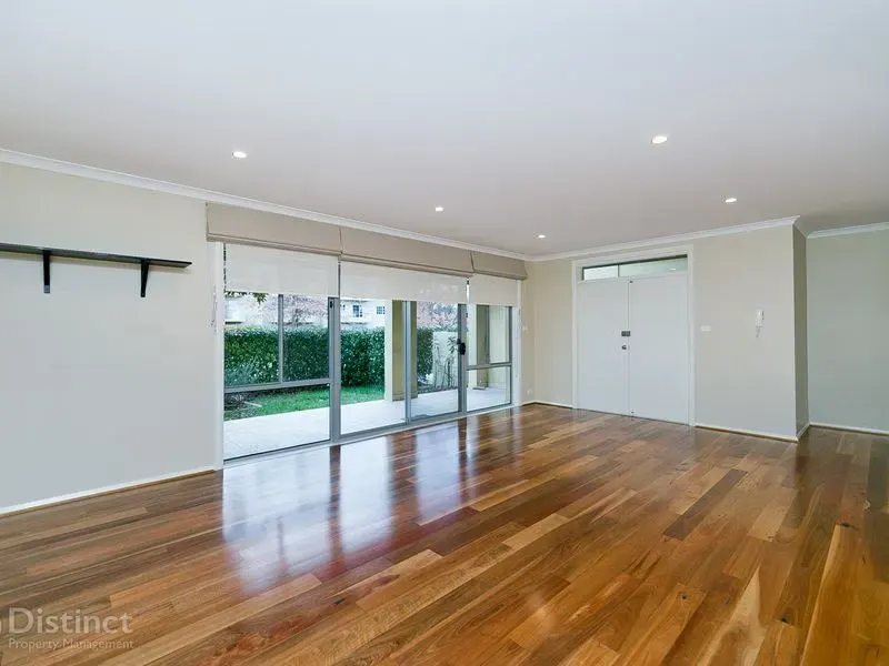 2/67 Torrens Street, Braddon, photo 3