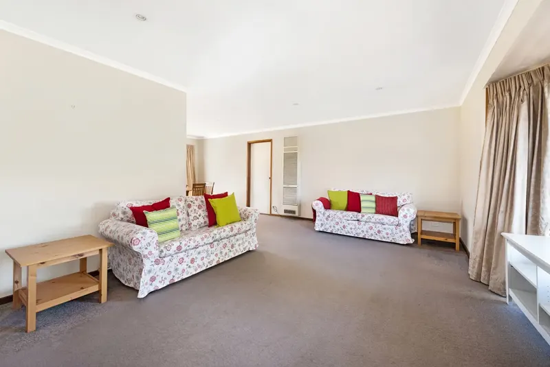 1 Chaton Place, Palmerston ACT 2913, photo 6