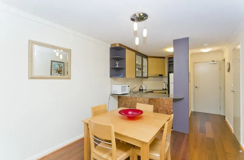 2/18 Captain Cook Crescent, Griffith, photo 3