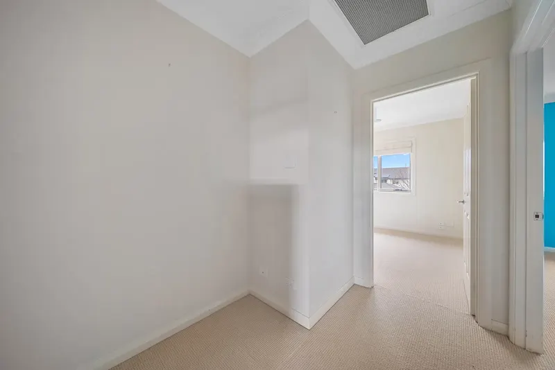 14 Wombeyan Street, Harrison, photo 11
