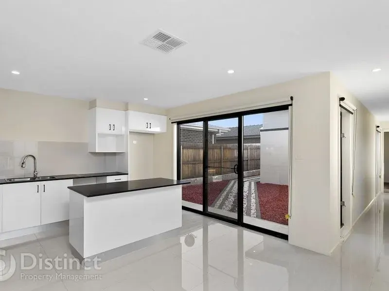 26 Gudamang Street, Ngunnawal, photo 6