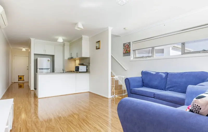 24/20 Clare Burton Crescent, Franklin, photo 2