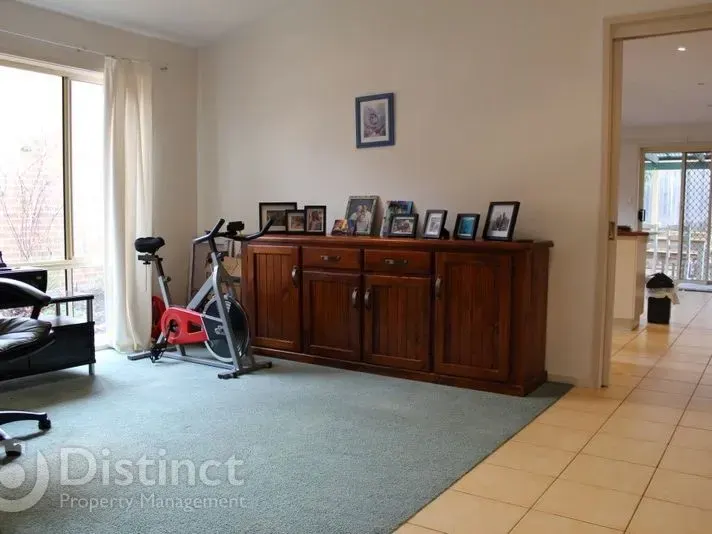 70 Wanderer Court, Amaroo, photo 5