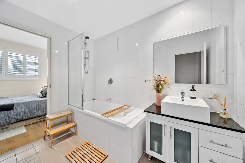 16/1 Drew Street, Greenway, photo 17