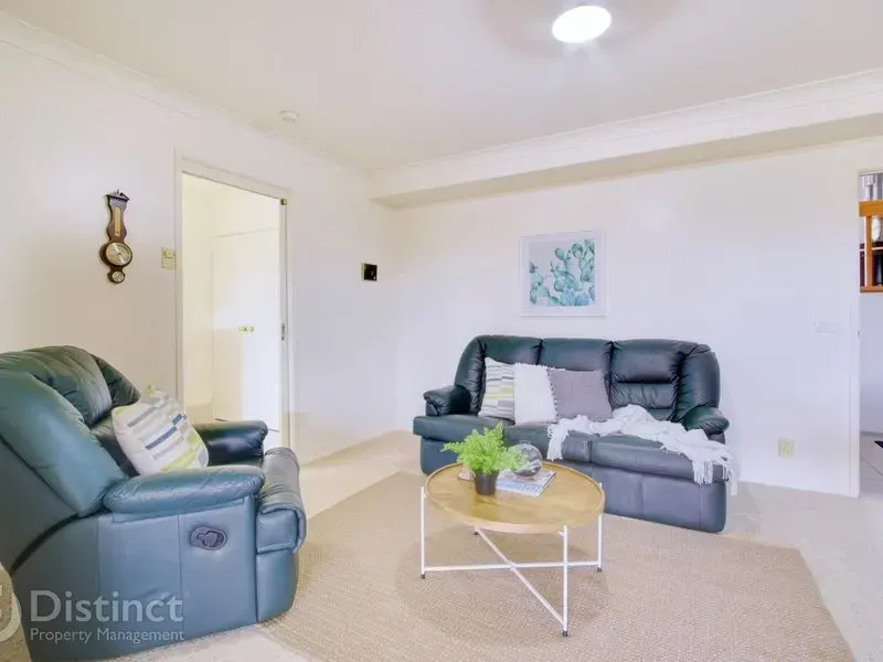 17 Whitty Crescent, Isaacs, photo 5