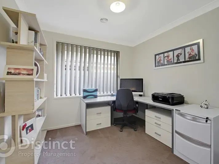 83 Donald Horne Circuit, Franklin, photo 13