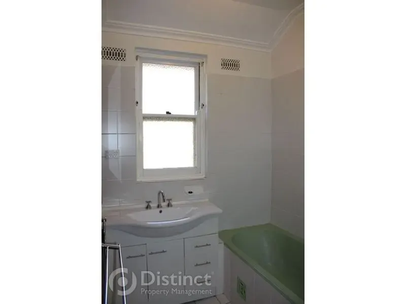 9 Barrallier Street, Griffith, photo 7