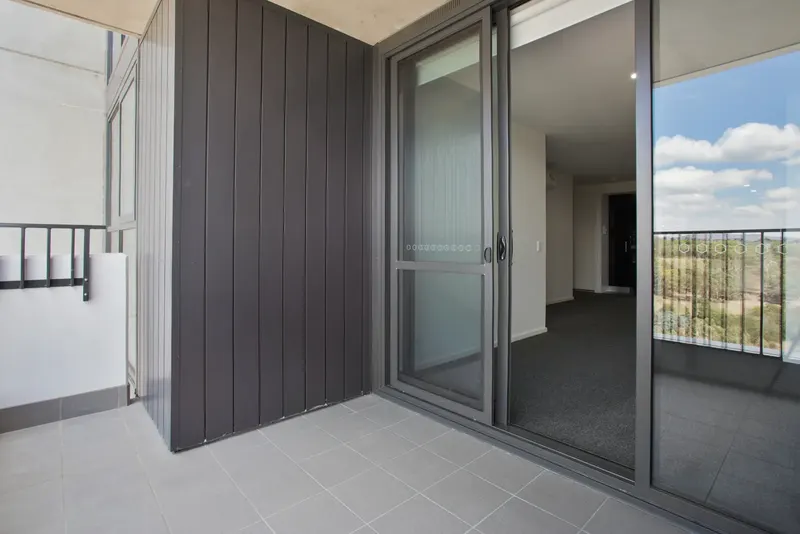 1110/120 Eastern Valley Way, Belconnen, photo 9