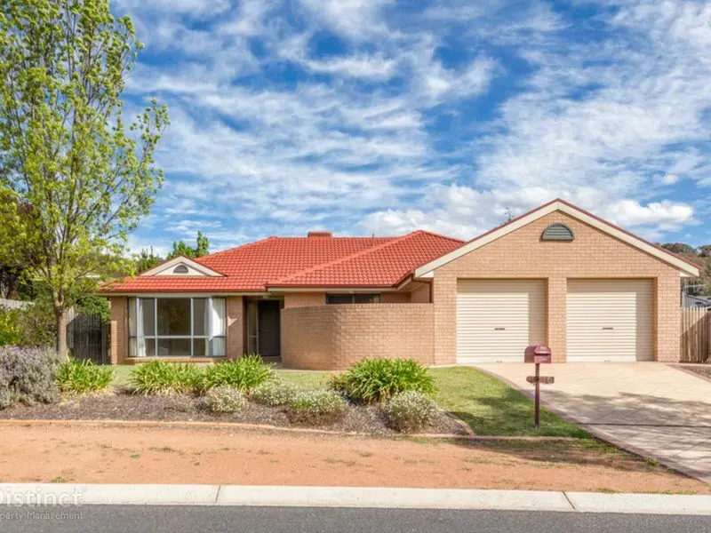 16 Ironbark Circuit, Jerrabomberra