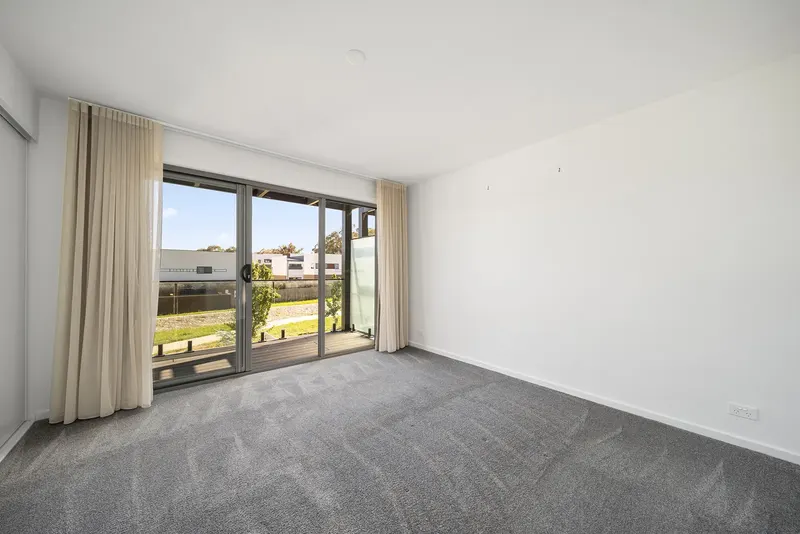 114/161 Mortimer Lewis Drive, Greenway, photo 8