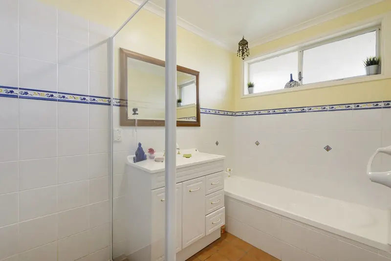 44 Hawkesbury Crescent, Farrer, photo 12