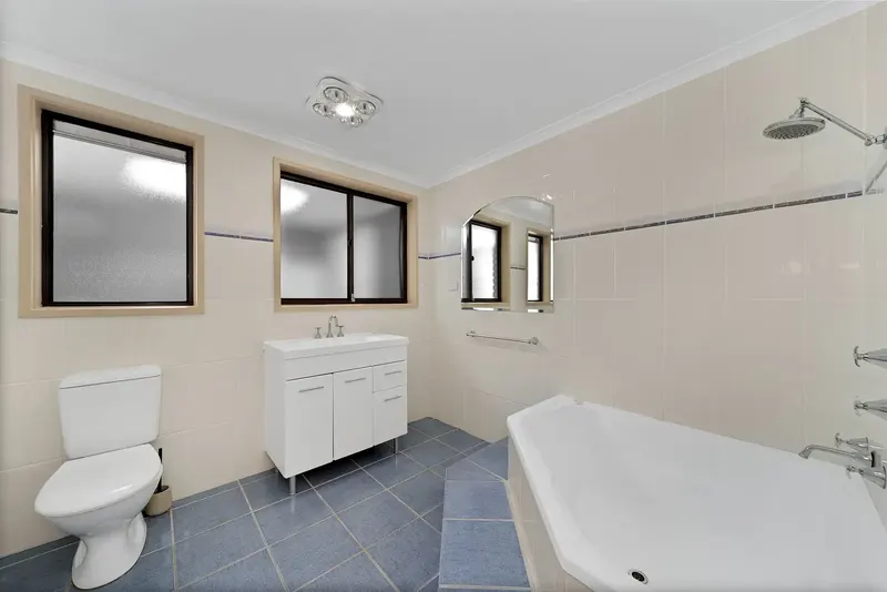 22 Kneeshaw Street, Monash, photo 9