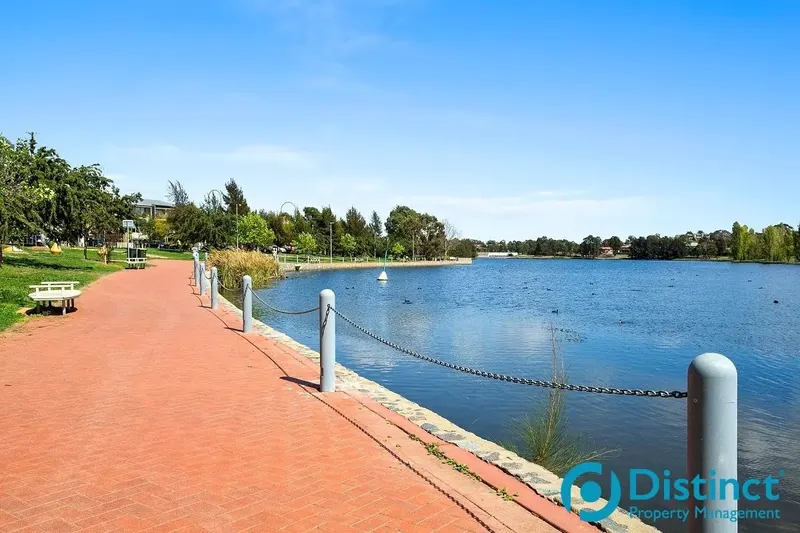 53 Strayleaf Crescent, Gungahlin, photo 3