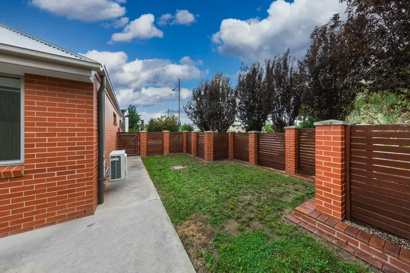 1 Eric Wright Street, Forde, photo 14