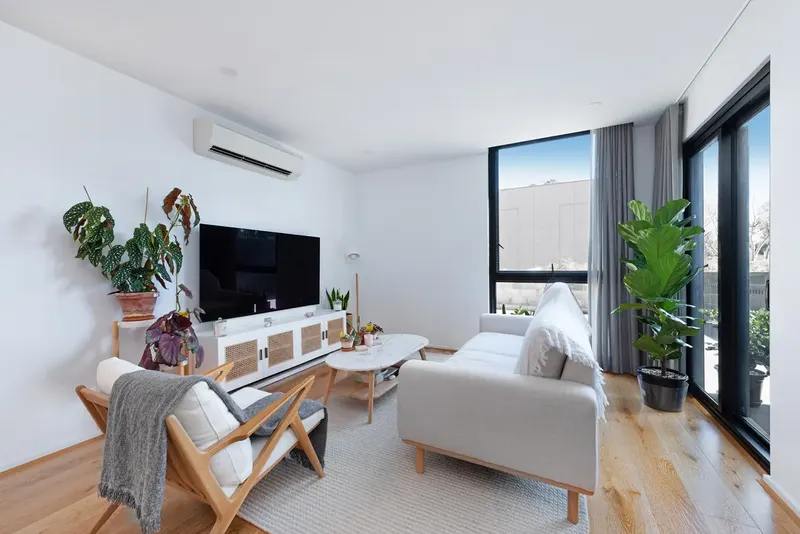 2/15 Bowman Street, Macquarie ACT 2614, photo 2