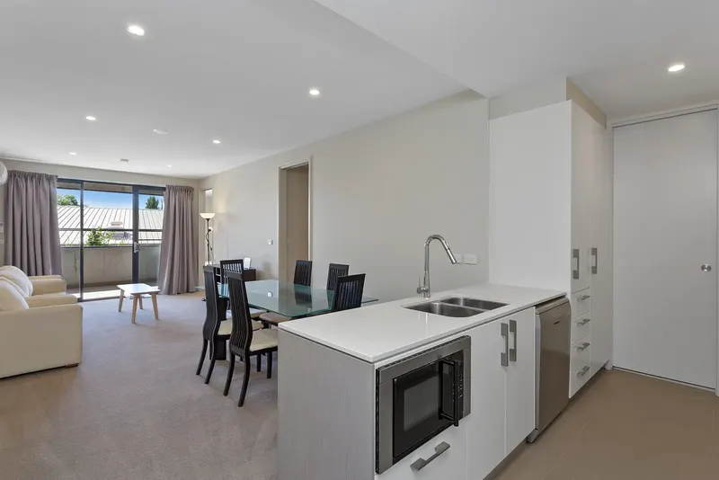 11/77 Leichhardt Street, Kingston