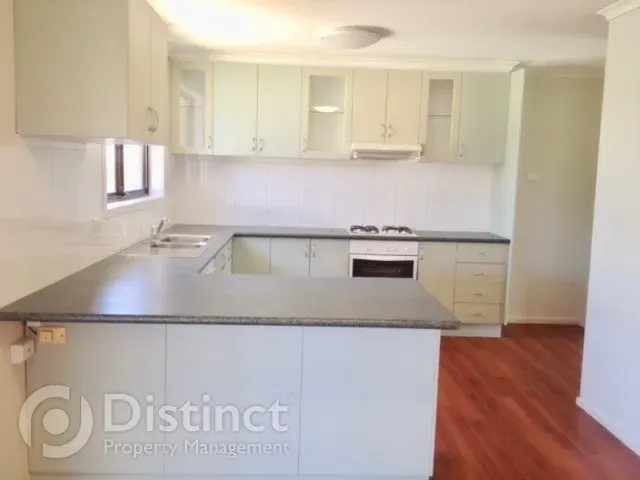 111 Wheeler Crescent, Wanniassa, photo 2