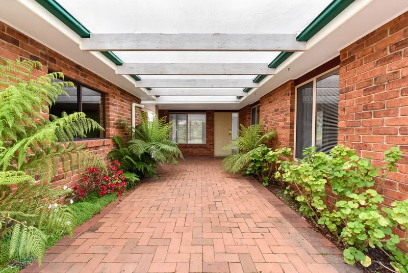 59 Ferguson Circuit, Ngunnawal, photo 2