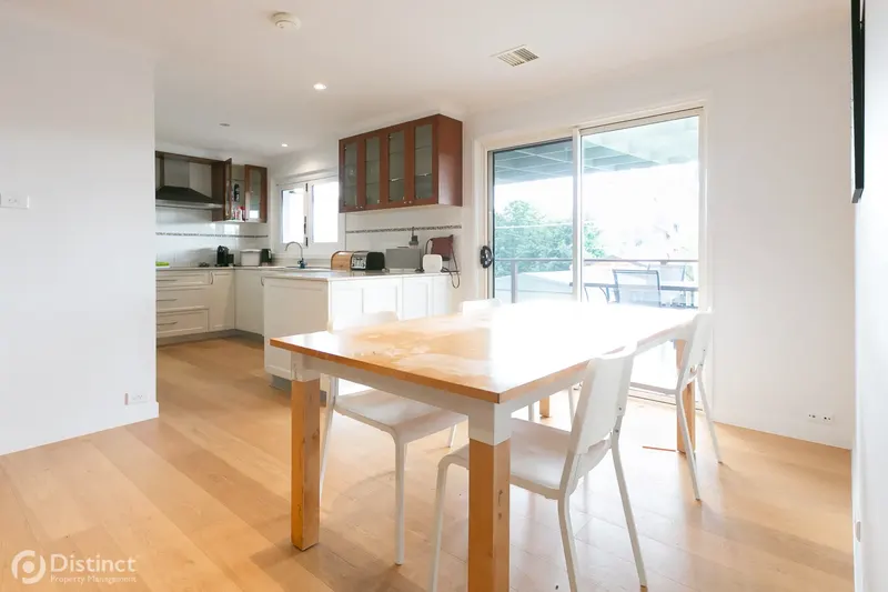 54 Jackie Howe Crescent, Macarthur, photo 5
