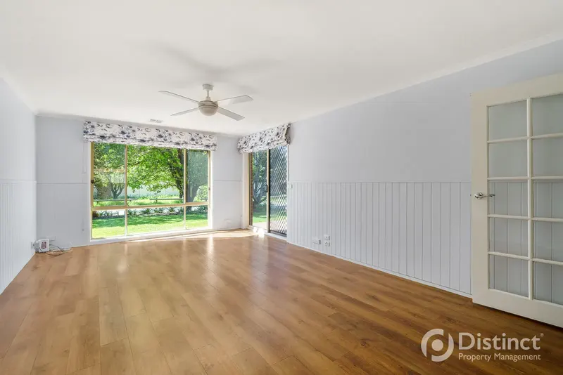 12 Arakoon Cres, Isabella Plains, photo 8