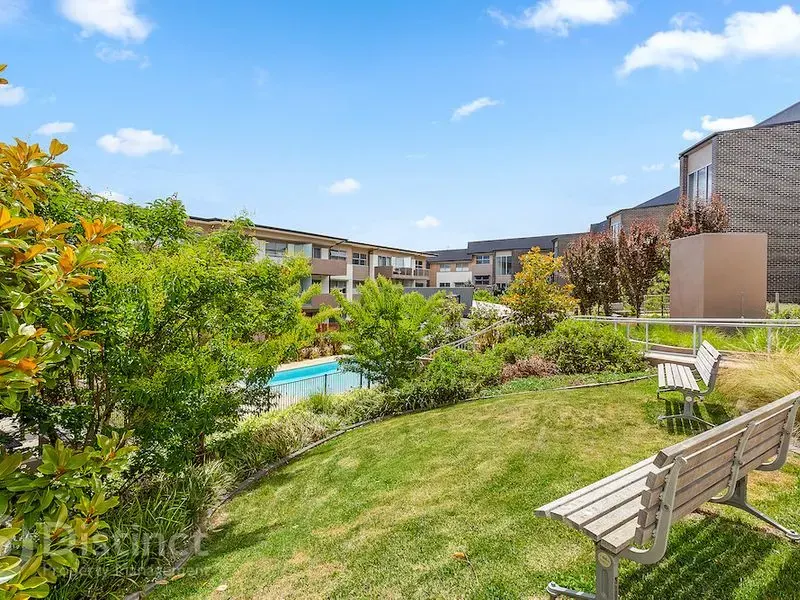 142/121 Easty Street, Phillip, photo 16