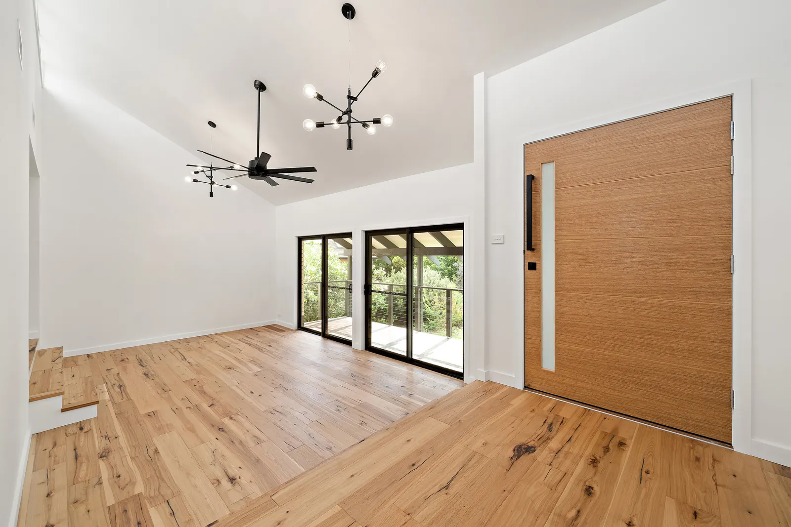 4 Achernar Close, Giralang, photo 1