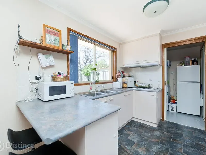 21 Thornhill Crescent, Dunlop, photo 2