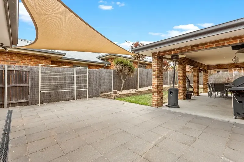 18 Hanrahan Crescent, Dunlop, photo 13
