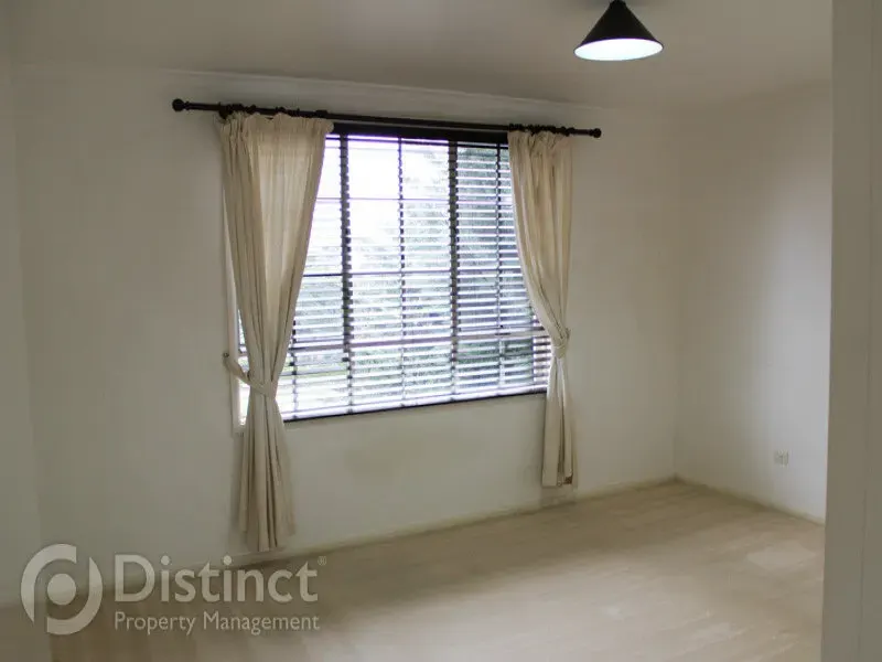 40 Dalley Crescent, Latham, photo 4