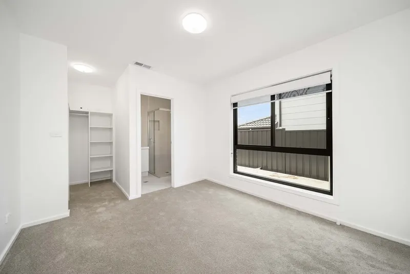 1a/33 Sculthorpe Avenue, Whitlam, photo 10