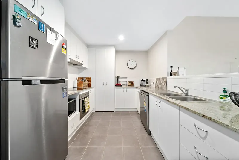 16/1 Drew Street, Greenway, photo 5
