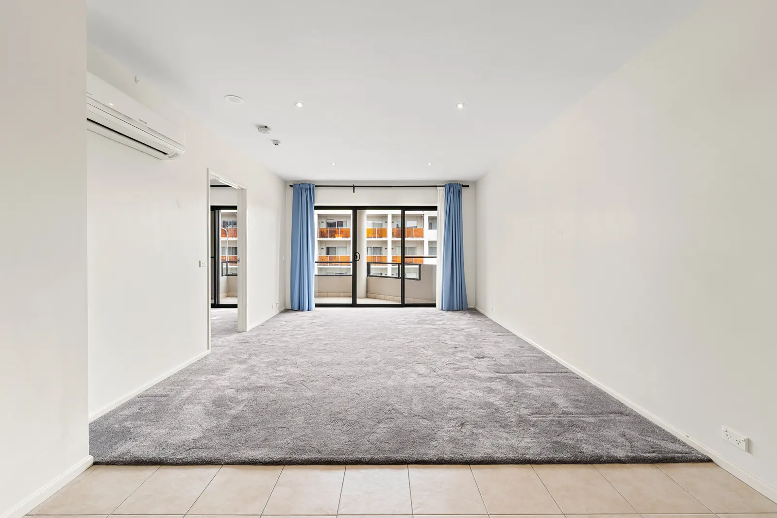 23/2 Eileen Good Street, Greenway, photo 1