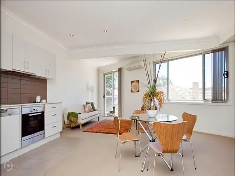 8/11 Wise Street, Braddon, photo 3