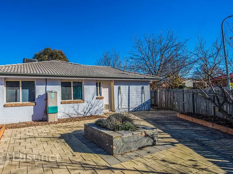 28 Windradyne Street, Ngunnawal, photo 8