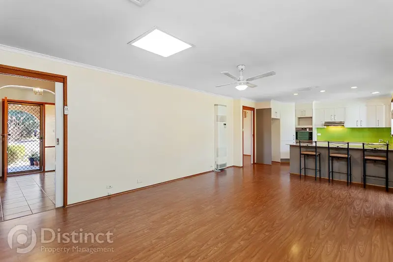 40 Chataway Crescent, Fadden, photo 4