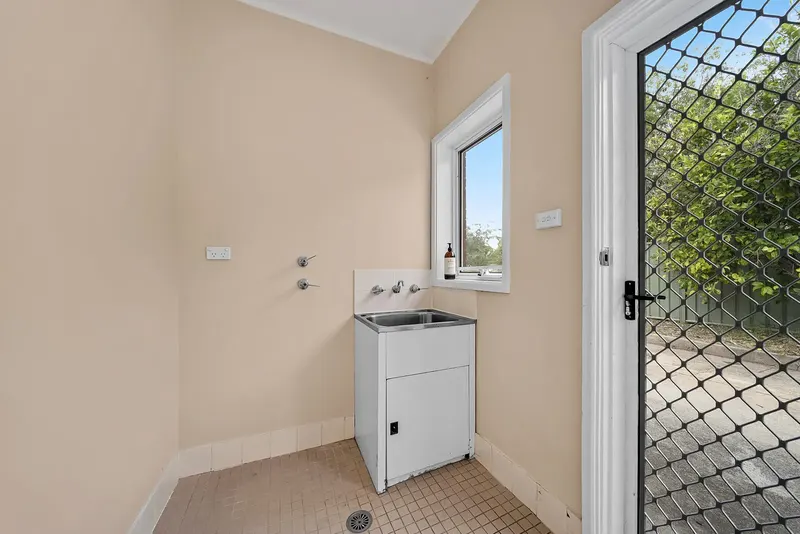 38 Mckinlay Street, Narrabundah, photo 8