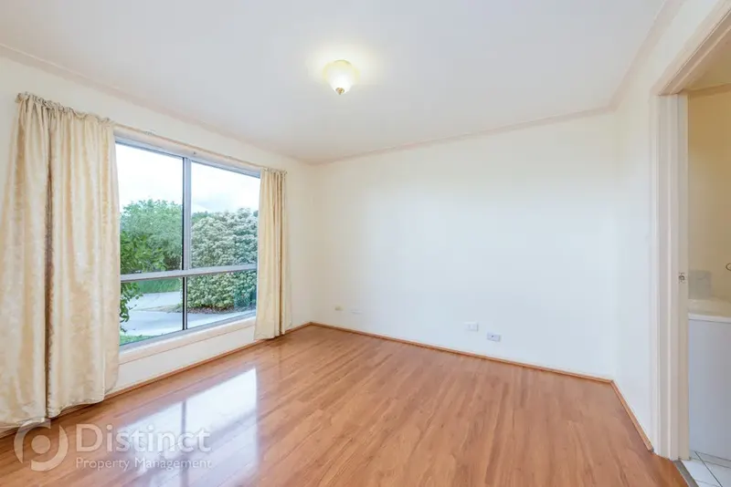 8 Odern Place, Ngunnawal, photo 6