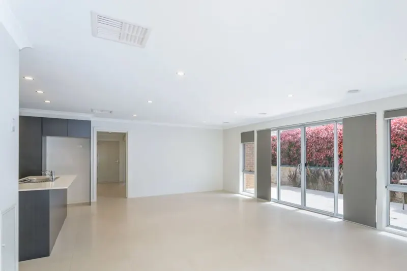 12 Victoria Owen Circuit, Casey, photo 3