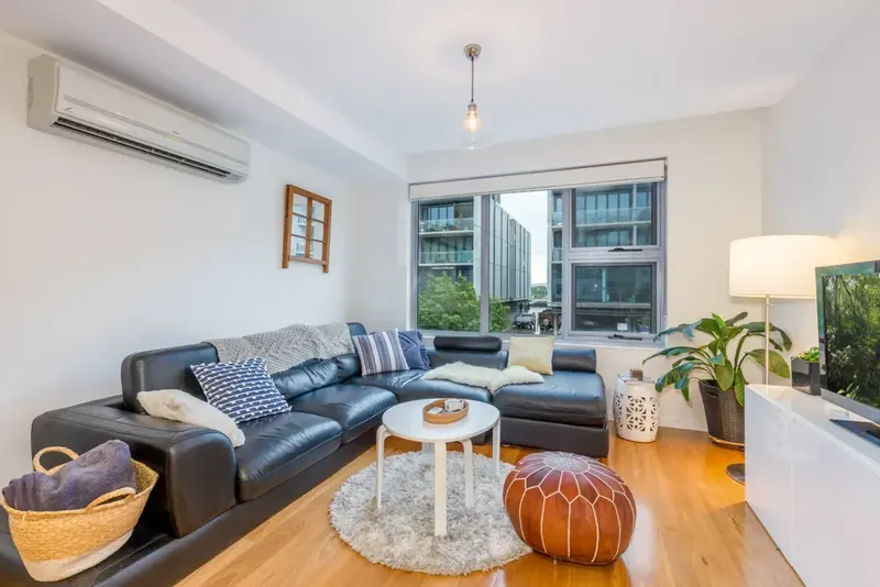 119/50 Eastlake Parade, Kingston, photo 1
