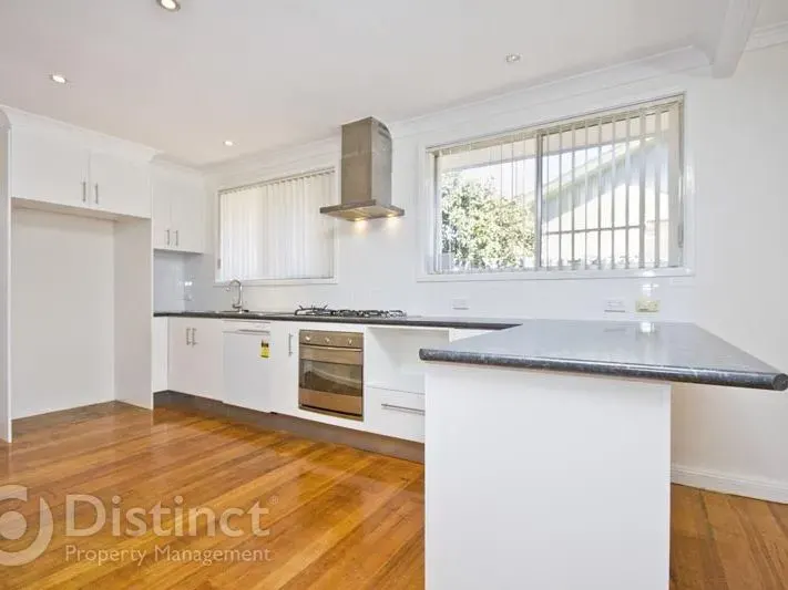 29 Maclaurin Crescent, Chifley, photo 2