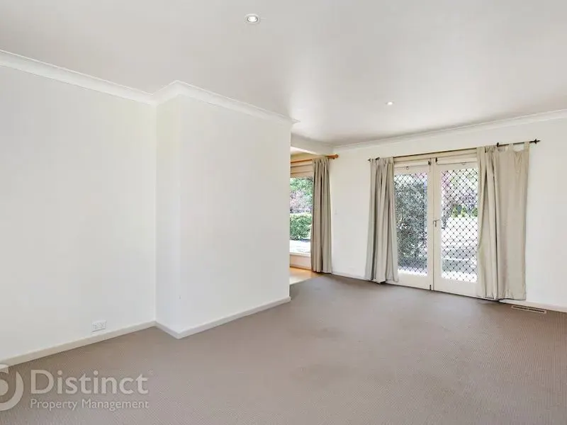 56 Schlich Street, Yarralumla, photo 5
