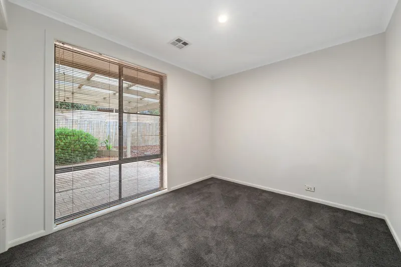 33 Dobell Circuit, Conder, photo 4