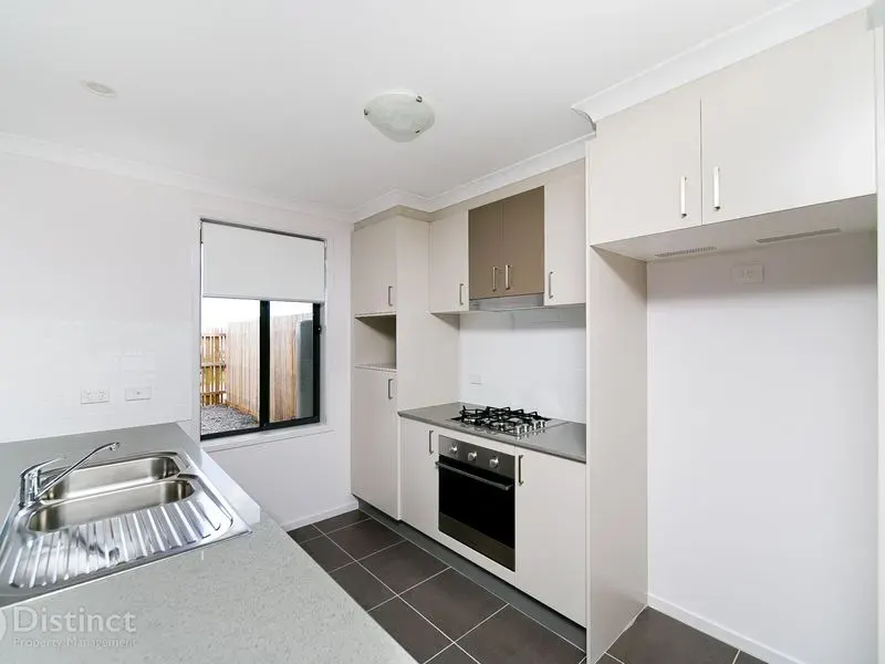 13/41 Lawrenson Circuit, Jacka, photo 2