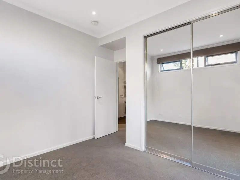 10/57 Lowanna Street, Braddon, photo 7