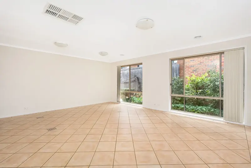 4 Mount Warning Crescent, Palmerston ACT 2913, photo 2