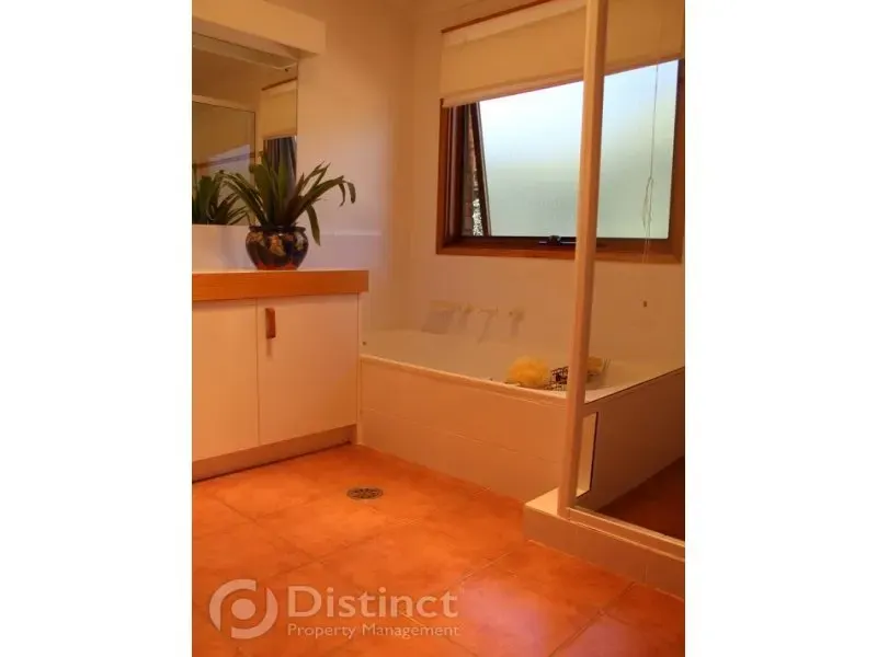 9 Lukey Place, Nicholls, photo 11