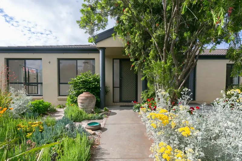 4/128 Katherine Avenue, Amaroo, photo 2