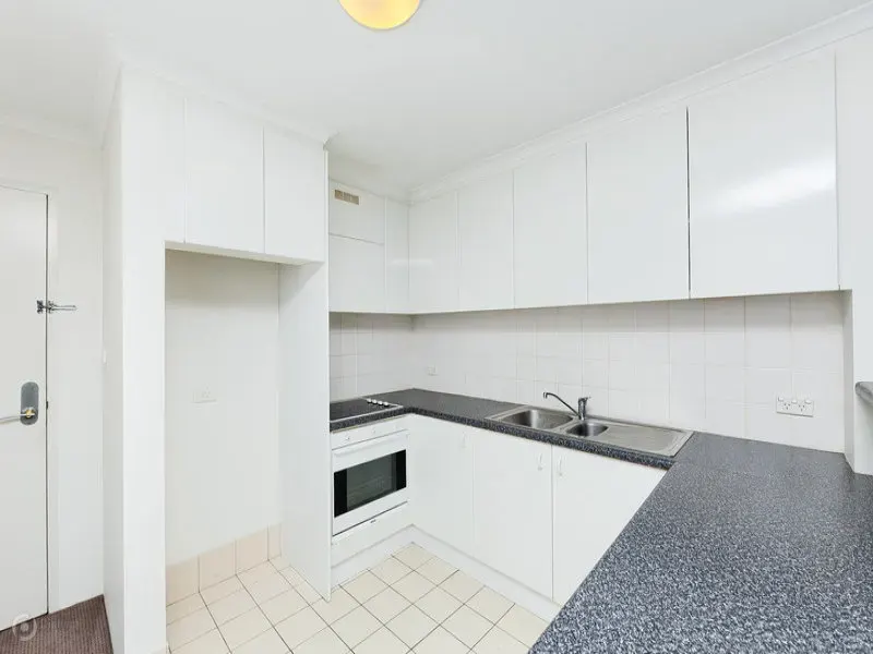 305/74 Northbourne Avenue, Braddon, photo 2