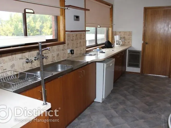 76 Chuculba Crescent, Giralang, photo 2