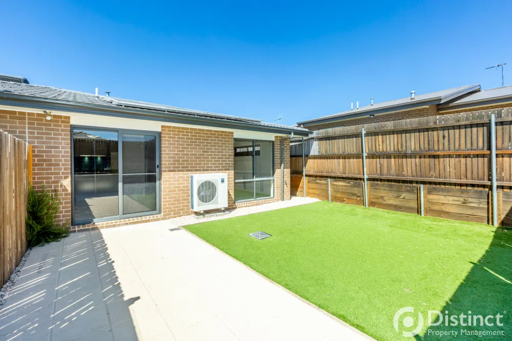 18 Hugh Gilchrist Street, Casey, photo 1